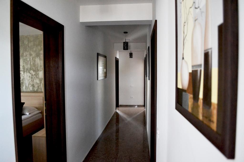 Casa Caroli Ξενοδοχείο Târgu Jiu Εξωτερικό φωτογραφία