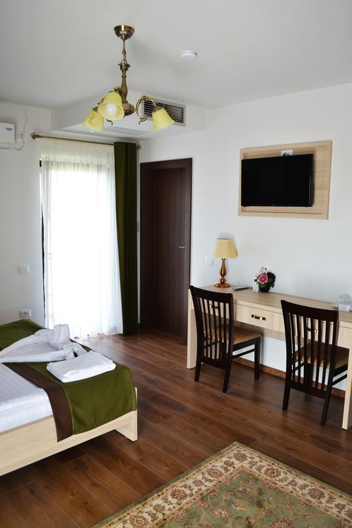 Casa Caroli Ξενοδοχείο Târgu Jiu Εξωτερικό φωτογραφία
